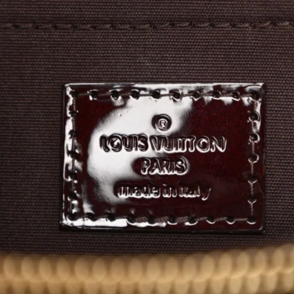 Louis Vuitton - Picture 6 of 12
